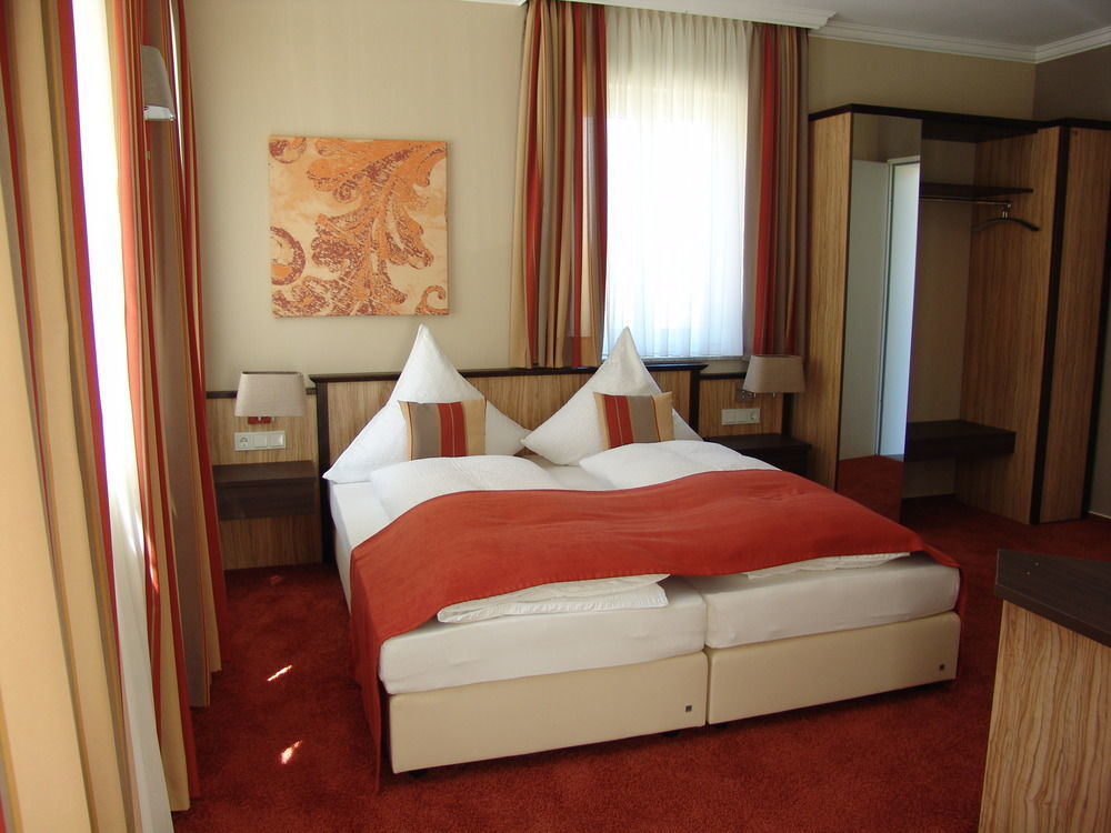M13 Hotel Riol Екстериор снимка
